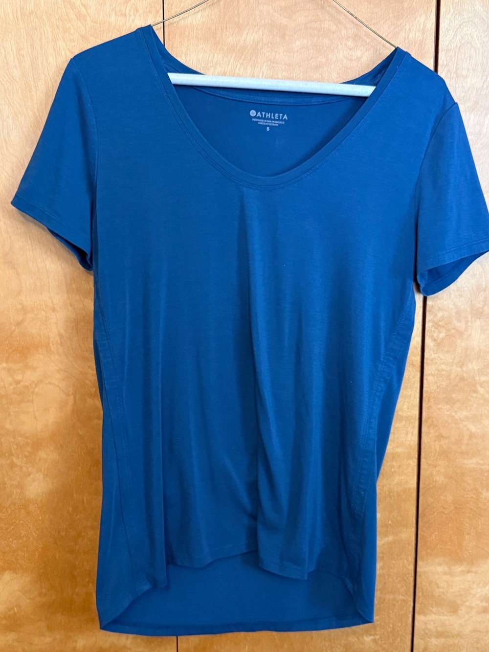 Athleta Teal-Blue Scoop Neck Short Sleeve Tee size small